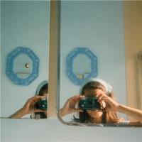 Anne Collier : Women with Cameras (Self Portrait)