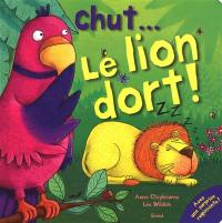 Chut... le lion dort !