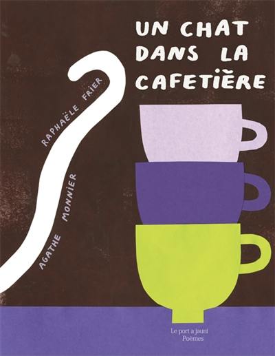 Un chat dans la cafetière