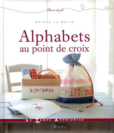 Alphabets au point de croix