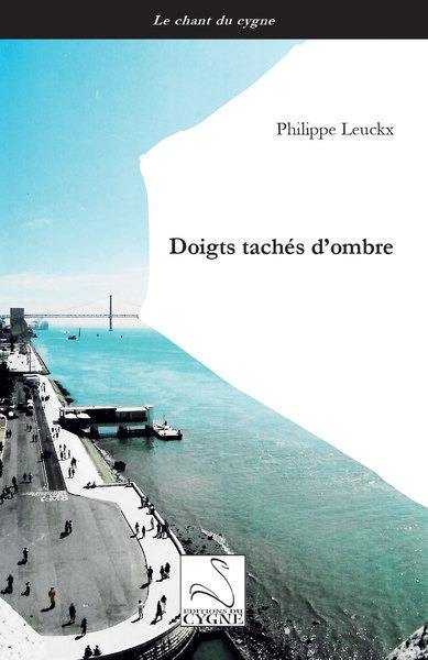 Doigts tachés d'ombre