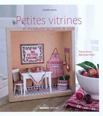 Petites vitrines et miniatures au point de croix