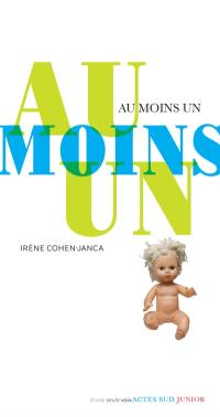 Au moins un