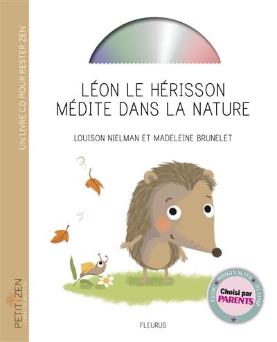 Léon le hérisson médite dans la nature