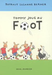 Tommy joue au foot