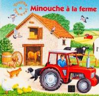 Minouche à la ferme