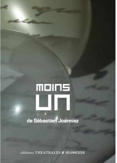 Moins un Moins un