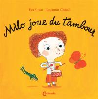 Milo joue du tambour