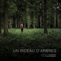 Un rideau d'arbres