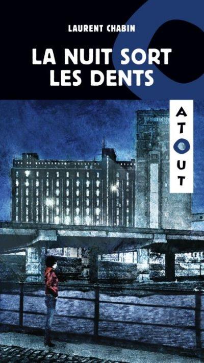 La nuit sort les dents